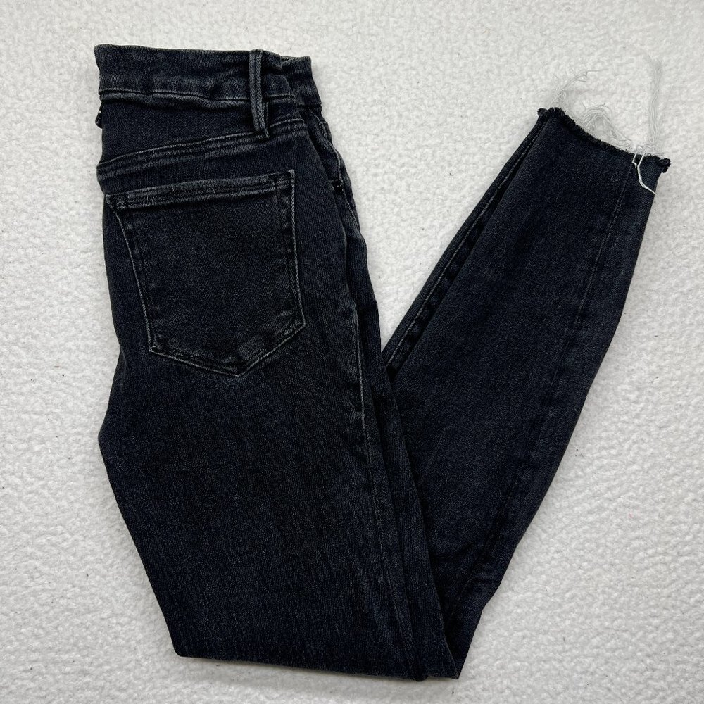 Good American Black Skinny Fray Hem 2/26
